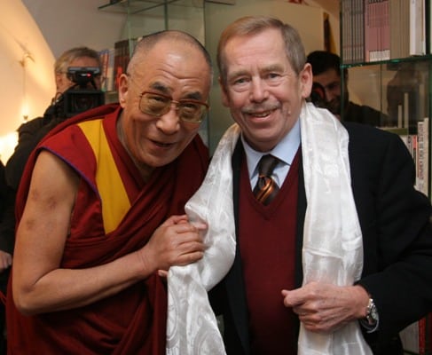 Đạt Lai Lạt Ma và Tổng thống Cộng hòa Séc Václav Havel (tibet.net)