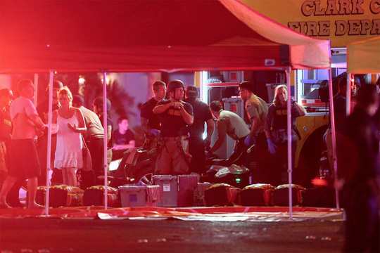 Vụ thảm sát Las Vegas: Bí ẩn kẻ xả súng da trắng và bạn gái gốc Á - Ảnh 8.