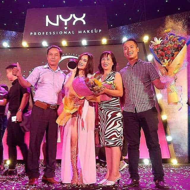 Mia lọt vào Top 3 của cuộc thi NYX Face Awards Vietnam – Beauty Vlogger of the Year 2017