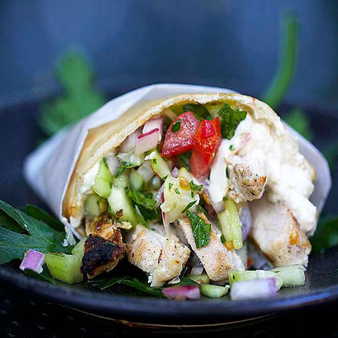 Bánh mì Việt Nam lọt top 10 món sandwich hấp dẫn nhất thế giới - 11