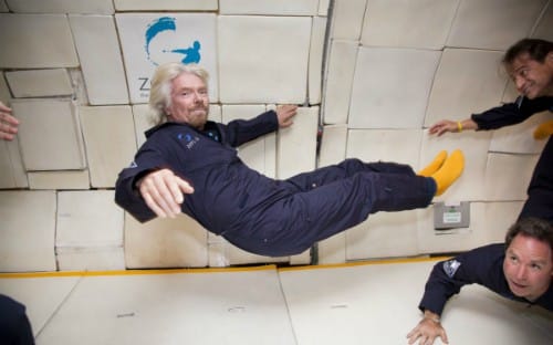 Branson thử nghiệm môi trường không trọng lực trên con tàu Vomit Comet. Ảnh: BI.