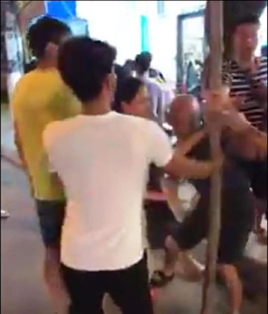 Vụ khách Trung Quốc bị đánh te tua ở Nha Trang: Chủ nhà hàng nói gì? - Ảnh 1.