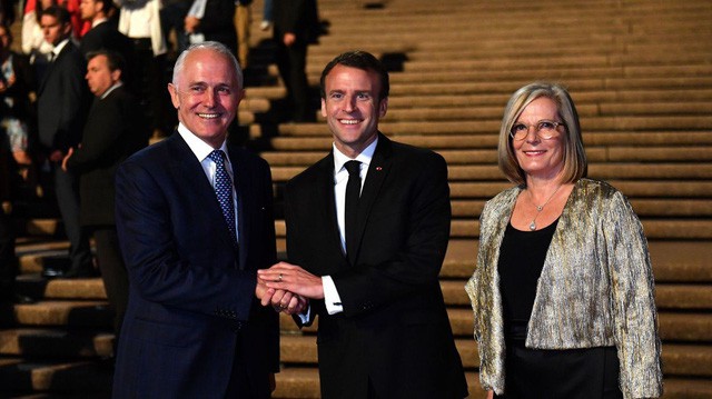 Tổng thống Pháp gây ‘bão’ vì gọi vợ Thủ tướng Úc ‘ngon lành’ - Ảnh 3.