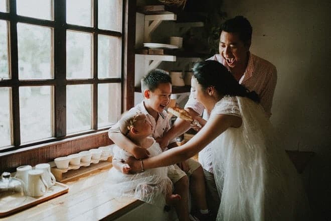 Làm thuê cho bếp ăn, 2h sáng dậy giao sữa: Cuộc sống chật vật nhưng hạnh phúc của đôi vợ chồng Việt kiều Úc - Ảnh 13.