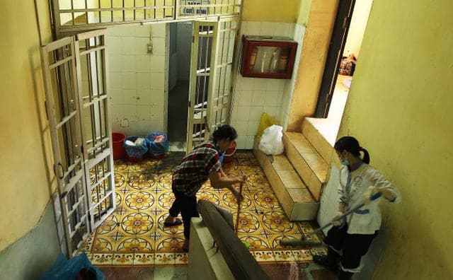 NhÃ  vá» sinh bá»nh viá»n báº©n tá»©c lÃ  giÃ¡m Äá»c báº©n, trÆ°á»ng khoa báº©n! - áº¢nh 1.