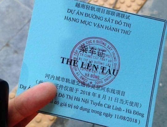 Chữ Trung Quốc trên thẻ lên tàu Cát Linh-Hà Đông do Tổng thầu Trung Quốc tự ý in - Ảnh 1.