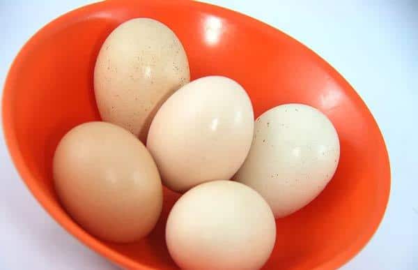 Chọn trứng để làm trứng muối