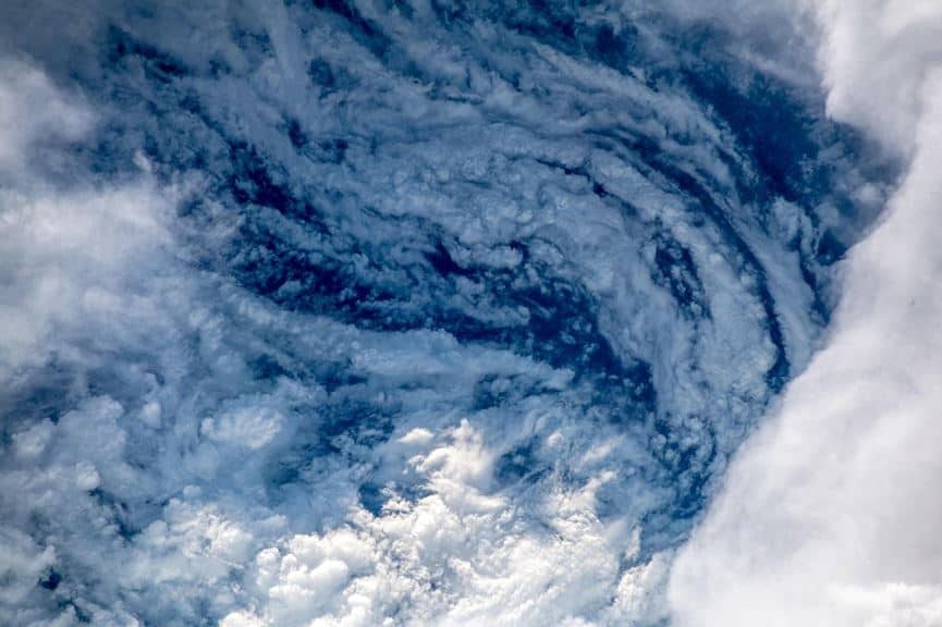 Ở trạm vũ trụ, phi hành gia vẫn rùng mình vì bão Florence - ảnh 5