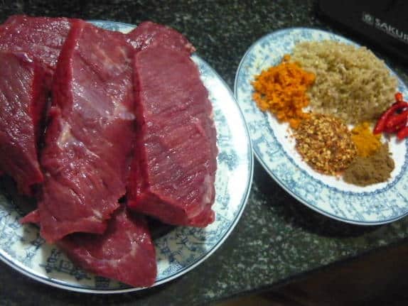 Cách làm thịt bò khô bằng lò vi sóng dễ mà ngon