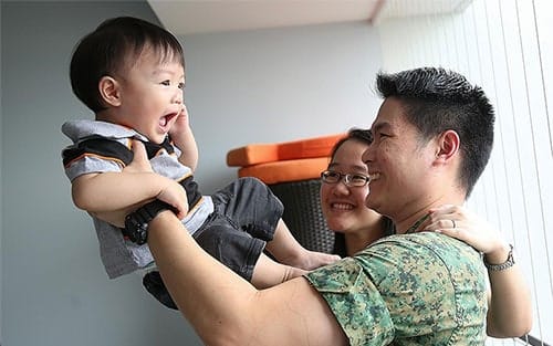 Khao khát có đích tôn nối dõi khiến nhiều người cảm thấy áp lực phải có bằng được con trai. Ảnh: The Straits Times.