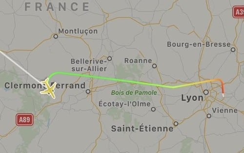 Chuyến bay EZY4319 phải quay đầu trở lại Lyon, Pháp.