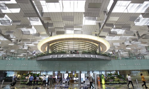 Lối vào khu vực khởi hành ở sân bay Changi, Singapore. Ảnh: Straits Times.