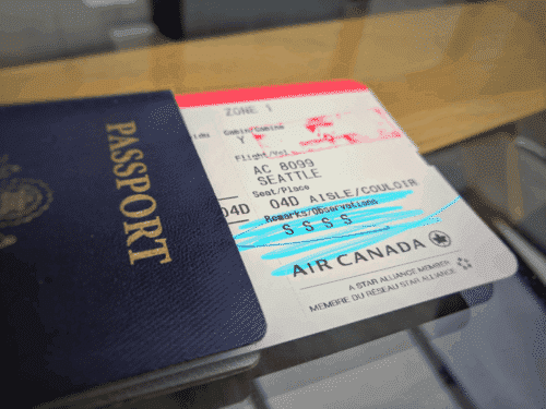 Veronica, một nữ du khách Canada cho biết cô từng cười khổ khi nhìn thấy 4 chữ S xuất hiện trên vé máy bay của mình. Tôi vừa trúng giải độc đắc từ TSA rồi, nữ du khách hài hước nói về điều này. Ảnh: GSTP.