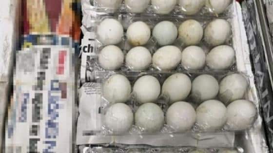Phạt hàng trăm triệu đồng vì tinh thần quà ” đậm chất Việt “: Khốn khổ với việc đem trứng vịt lộn… ra nước ngoài - ảnh 1