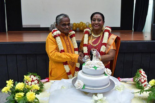 Đám cưới của ông Velappan và bà Savithiri được tổ chức trong Viện dưỡng lão. Ảnh: Straits Times