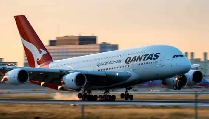 Úc: Máy bay của hàng không Qantas phải hạ cánh khẩn cấp do sự cố - ảnh 1