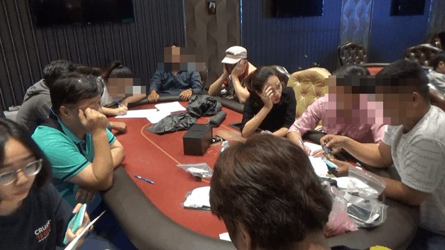 Bắt nhóm “đại gia” người nước ngoài nghi tổ chức đánh bạc - 3