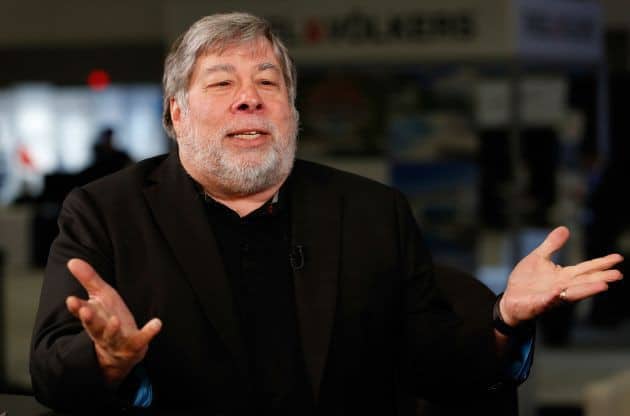 Đồng sáng lập Apple, Steve Wozniak, cảnh báo mọi người nên tránh xa Facebook mãi mãi - Ảnh 1.