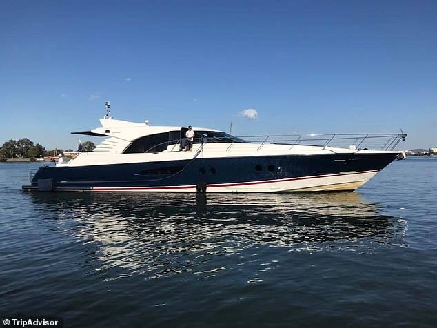 Úc: Ân ái khi đang cầm lái, thuyền trưởng làm “nát đời” du thuyền với thiệt hại tiền tỷ - 1