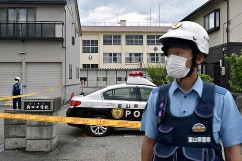 Cảnh sát canh gác tại hiện trường một vụ tấn công ở thành phố Toyama, tỉnh Toyama, Nhật Bản năm ngoái. Ảnh: Mainichi