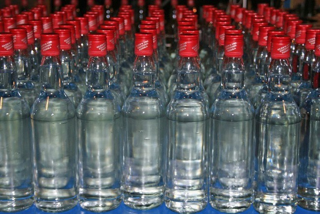 Ngộ độc rượu rởm ở Bali, thanh niên Úc bất ngờ được cứu sống nhờ tu nửa lít vodka - Ảnh 2.