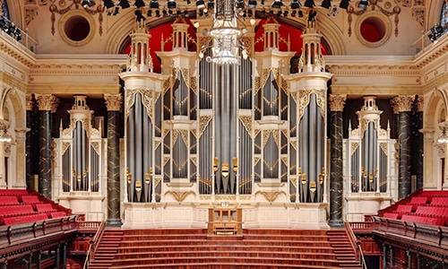 Cây đàn organ lớn nhất thế giới ở nhà hát. Ảnh: Adam Norris/The Brag.