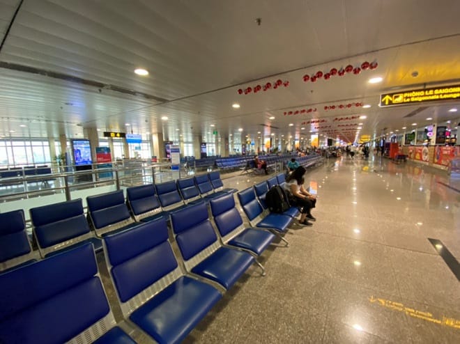 Sân bay Tân Sơn Nhất vắng vẻ mùa dịch bệnh Corona /// Ảnh: Đình Sơn 
