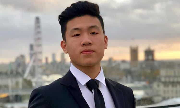 Bùi Thanh Long, 19 tuổi, hiện là sinh viên năm nhất trường Kings College London. Ảnh: Nhân vật cung cấp.