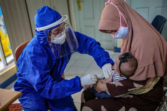 Hơn 140 trẻ em Indonesia chết vì virus corona - Ảnh 1.