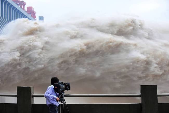 Sự thật sốc về đập Tam Hiệp - Trung Quốc: &quot;Thảm họa&quot; làm chậm quá trình quay của Trái đất - Ảnh 4.