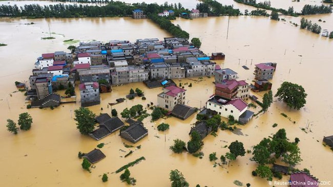 Báo Đức: Lũ lụt kinh hoàng ở Trung Quốc là do Bắc Kinh xây đập tràn lan - Ảnh 1.