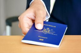 Những lưu ý khi làm việc với các dịch vụ di trú, luật sư tại Úc - alouc.com