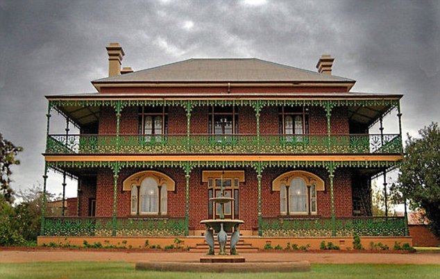 Bí ẩn những ‘bóng ma’ trong tòa biệt thự ở Australia