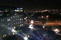 Úc: Nữ du khách 6 tuần bị giam giữ và thúc ép quan hệ tình dục quái đản