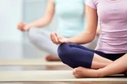 yoga nude ở úc