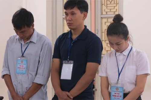 cuu-tiep-vien-hang-khong-linh-an-11-nam-tu-vi-buon-lau-vang
