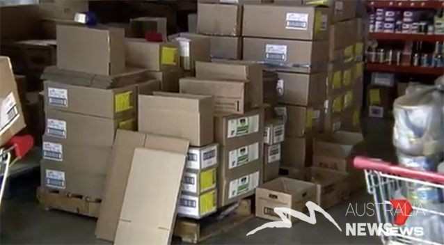 Bên trong nhà kho tích trữ sữa bột trẻ em của thị trường chợ đen đang bùng nổ tại Úc