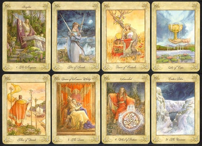 Bài giấy xuất thân từ bài Tarot.