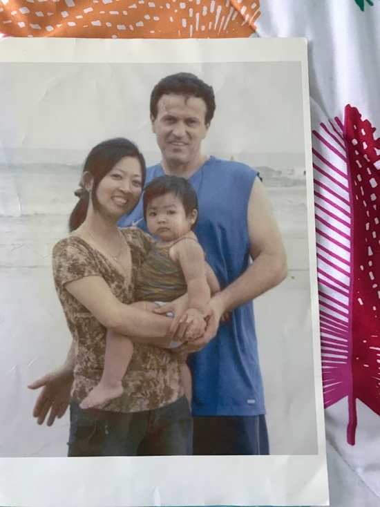 Hành trình 15 năm của người đàn ông Úc đi tìm “danh phận” cho con 