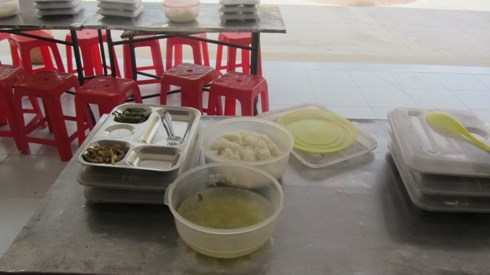 Kết quả hình ảnh cho bữa ăn của học sinh
