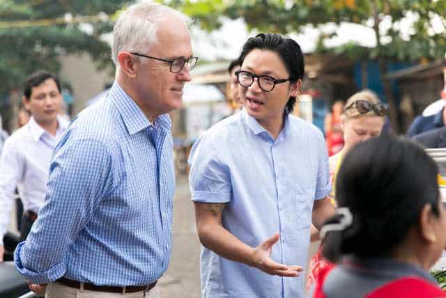 
Thủ tướng Turnbull nói “Người Úc ăn món ăn Việt Nam hàng ngày, và đây chính là một trong những đóng góp tích cực của gần 300.000 người Việt định cư ở Úc. Tuy nhiên, đây là lần đầu tiên tôi thưởng thức bánh mì! Tôi thực sự yêu thích vị tươi mới trong các món ăn Việt Nam.”
