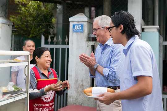 Xe bánh mỳ vỉa hè phục vụ Thủ tướng Úc thay đổi bất ngờ - Ảnh 1.