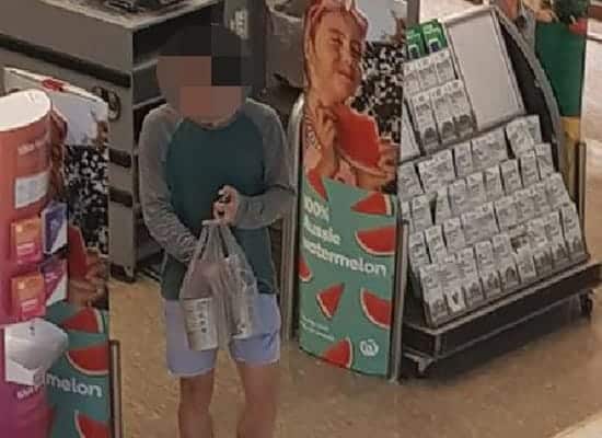 Brisbane: Bất chấp giới hạn mua 2 hộp một lần, sữa bột trẻ em vẫn bị khách hàng vơ vét bán sang Trung Quốc