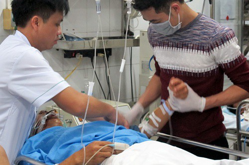 Một trường hợp tai nạn giao thông cấp cứu tại Bệnh viện Hữu nghị Việt Đức (Hà Nội). Ảnh: Nam Phương.