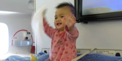 Tránh ngồi gần ghế với trẻ em
