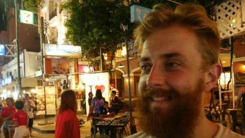 Adam trong chuyến đi tới Bali. Ảnh: News.