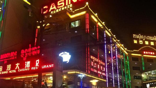 Giang hồ Trung Quốc làm điên đảo bãi biển bình yên của Campuchia - Ảnh 1.