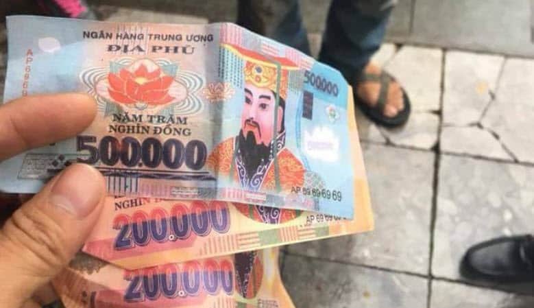Những người bạn đường khiến khách Tây kinh hãi khi đến Việt Nam