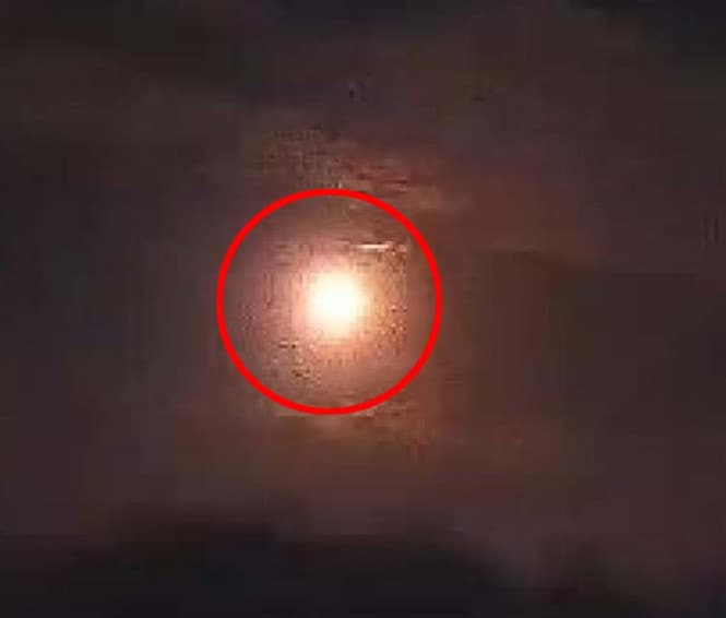 Pháº§n lá»n thiÃªn tháº¡ch ÄÃ£ bá» tiÃªu há»§y khi Äi vÃ o báº§u khÃ­ quyá»n  /// áº¢nh: Chá»¥p mÃ n hÃ¬nh ABC News