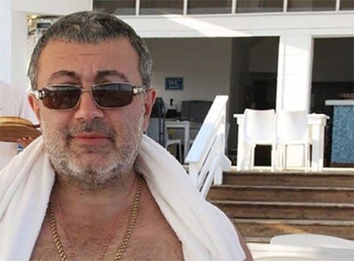 Trùm mafia Mikhail Khachaturyan bị hàng xóm nhận xét là một người tàn bạo, hay đánh đập vợ con. Ảnh: east2west news. 